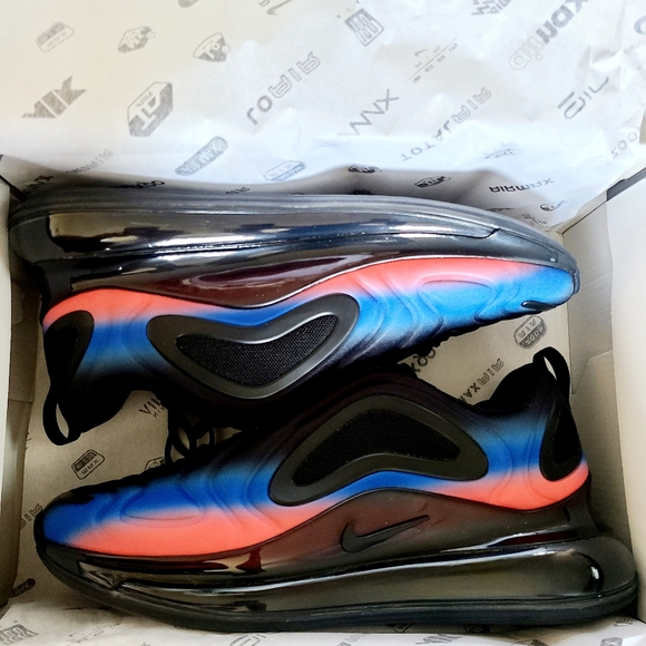 Nike Air Max 720 Sneaker NIB - Picture 2 of 7
